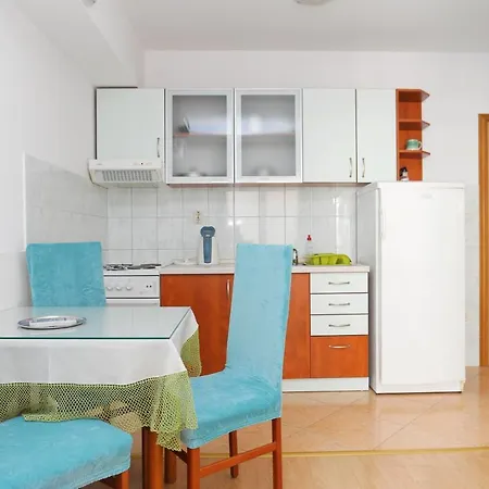 Apartman Apartments By The Sea Tucepi, Makarska - 2721 *