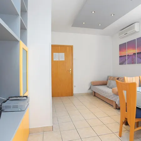 Apartman Apartments By The Sea Tucepi, Makarska - 2721 *