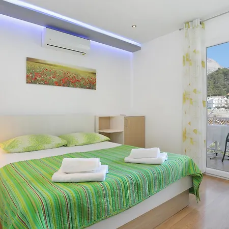 Apartman Apartments By The Sea Tucepi, Makarska - 2721 Tucepi